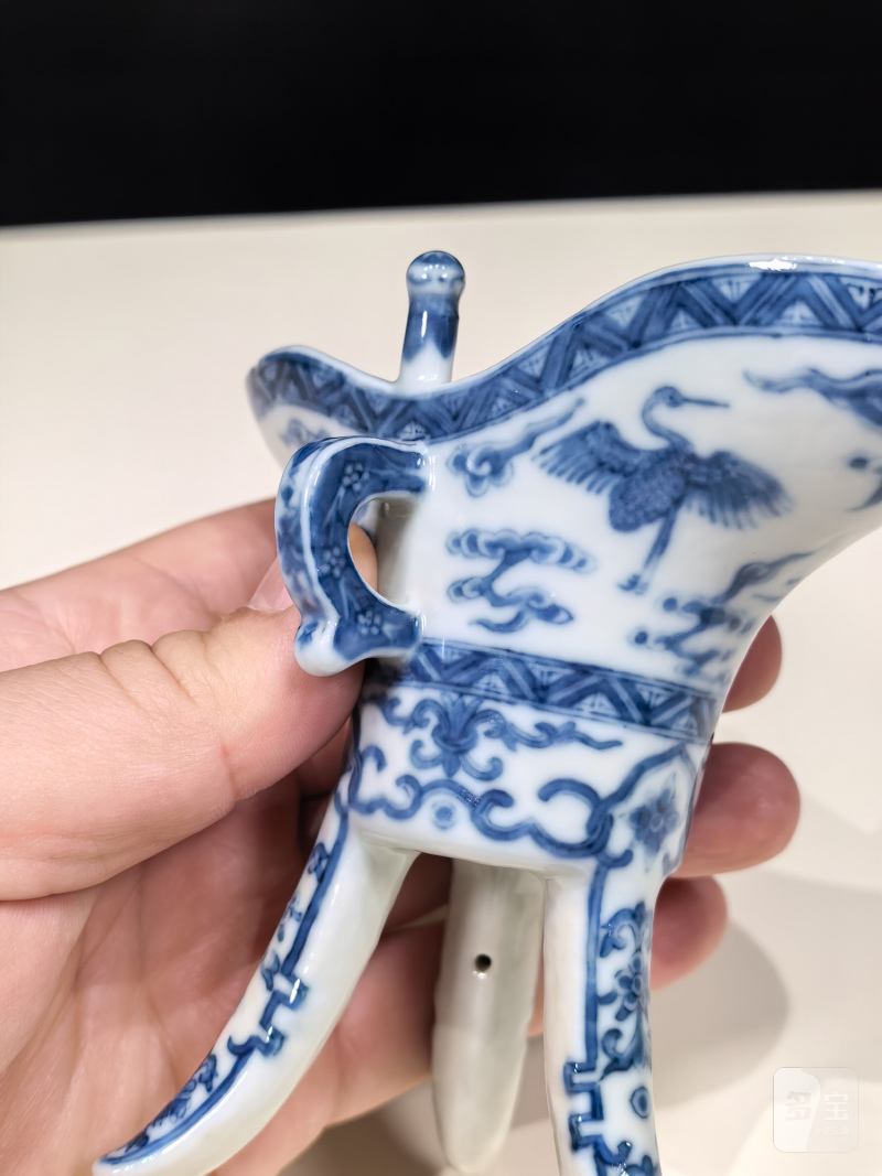 清乾隆 青花云鹤纹爵杯及江山一统爵盘一套 - 图9